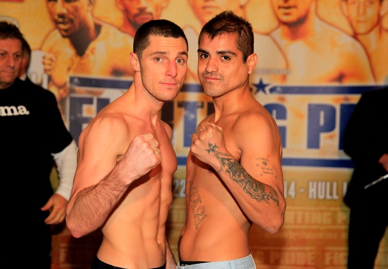 FIGHTING PRIDE WEIGH IN CITY HALL,HULL PIC;LAWRENCE LUSTIG TOMMY COYLE  AND DANIEL BRIZUELA WEIGHS IN